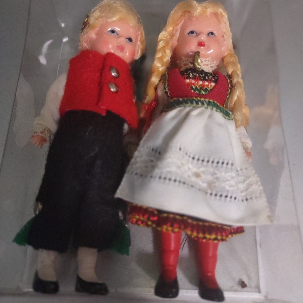 Vintage Souvenir Dolls Hardanger Norway